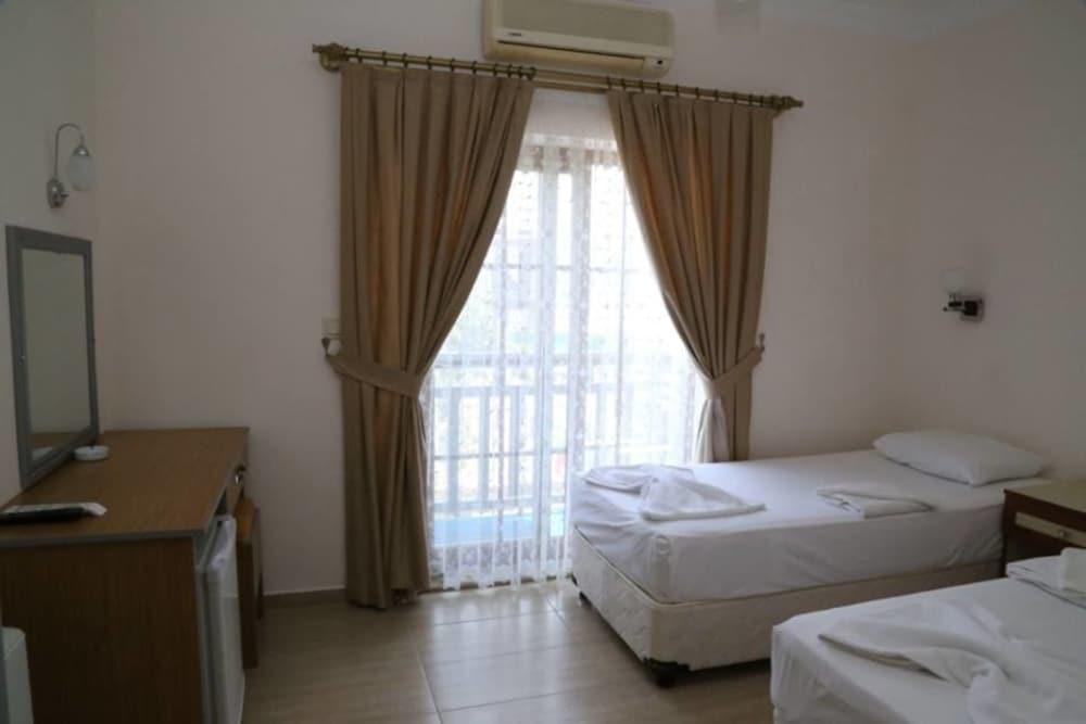 Manolya Hotel