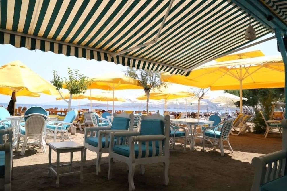 Manolya Hotel *