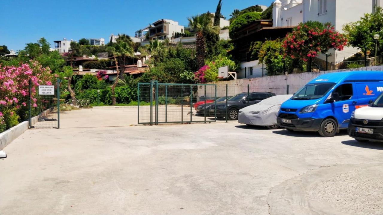 Guendogan Koyu Havuzlu Site Villa