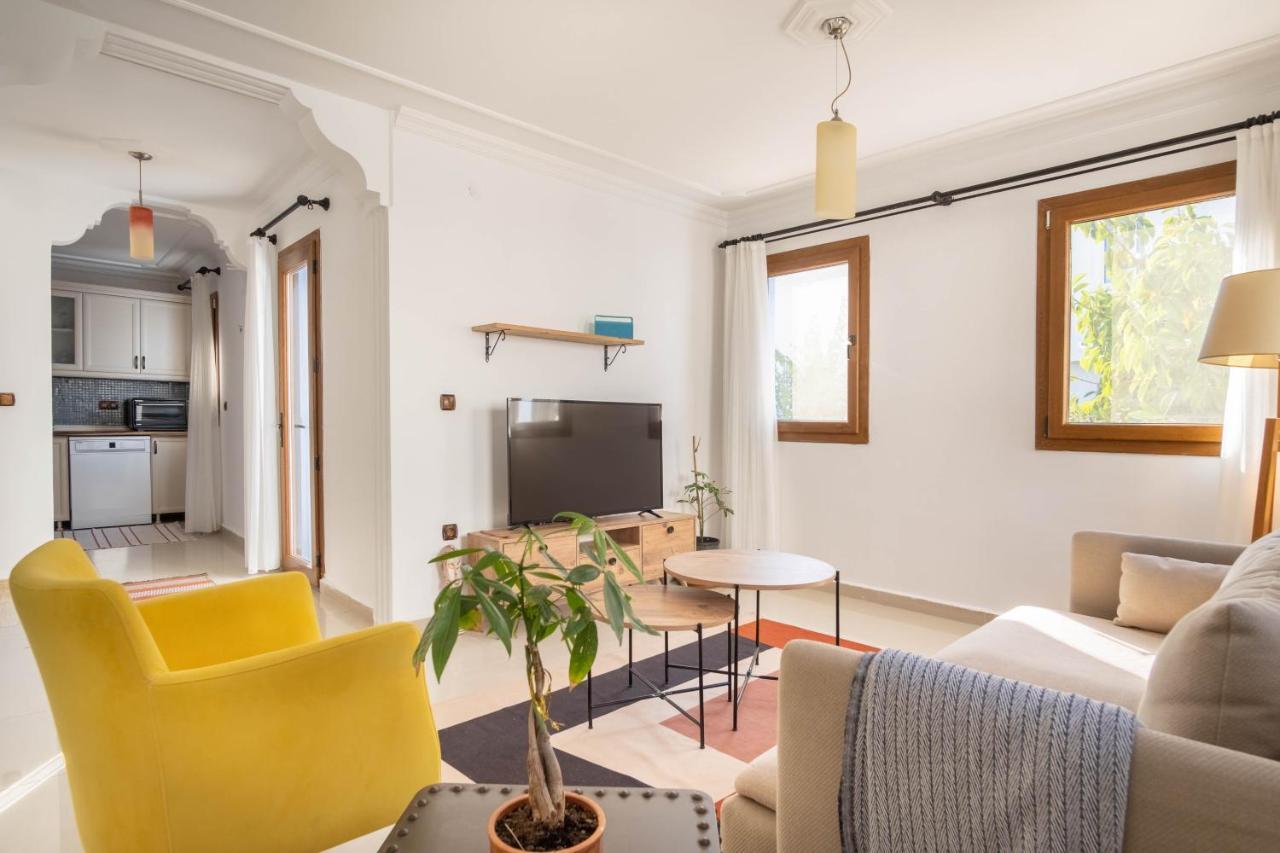 Stone House, 2br, Cozy, Spacy, Terrace, Fast Wifi, Parking Pousada
