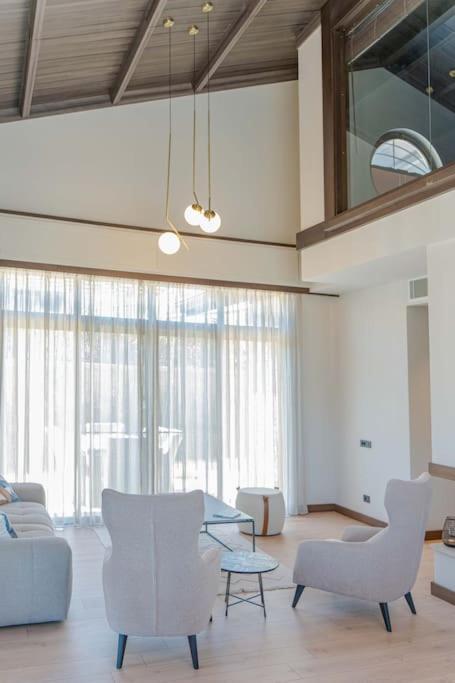 Villa Enjoy Playing Golf, Where Luxury Meets Peace. *