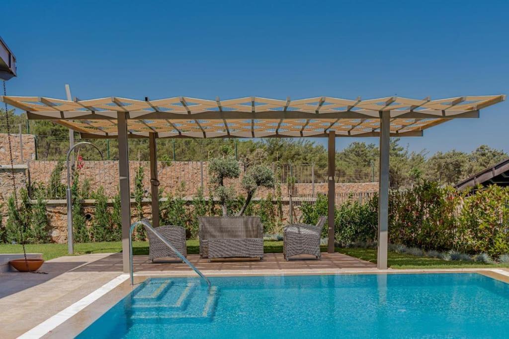 Enjoy Playing Golf, Where Luxury Meets Peace. Villa