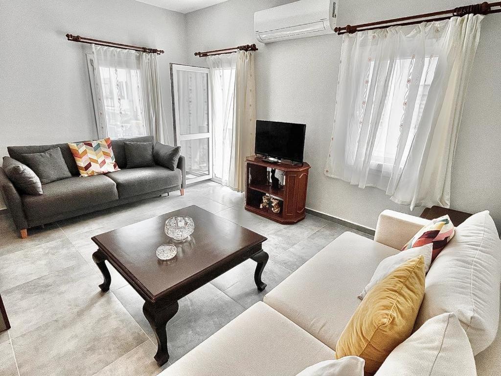 Apartment Bodrum-turgutreis Merkezde Plaja 50 Metre Uzaklikta 1 Ve 2 Numarali Daireler *