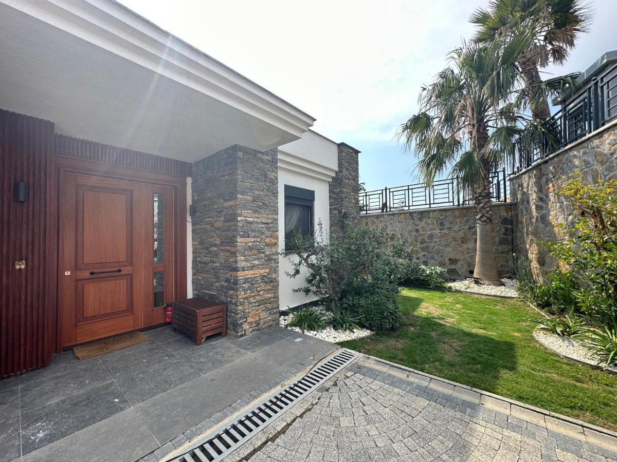 Falcon With Swimming Pool And Great Views In Yalikavak