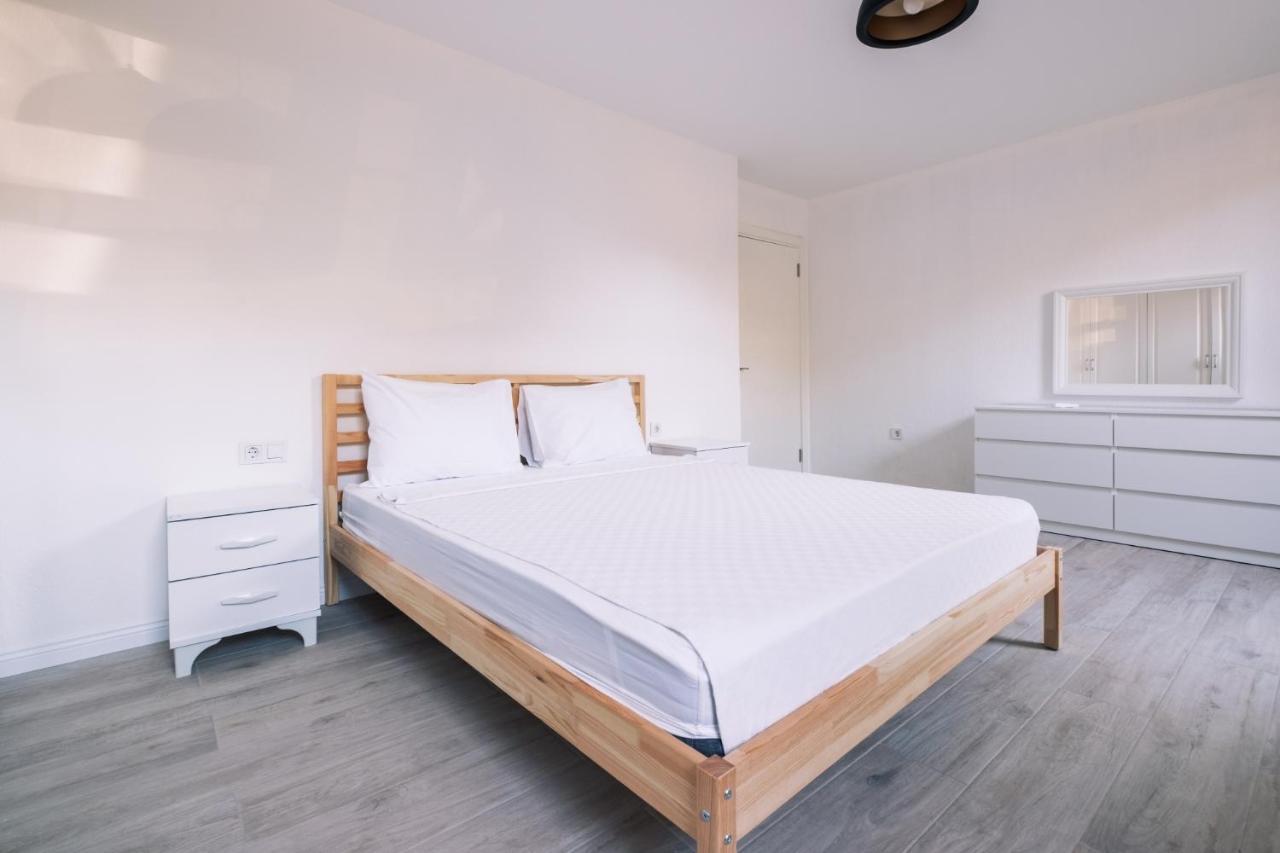 Comfy Flat W Patio 3 Min To Beach In *