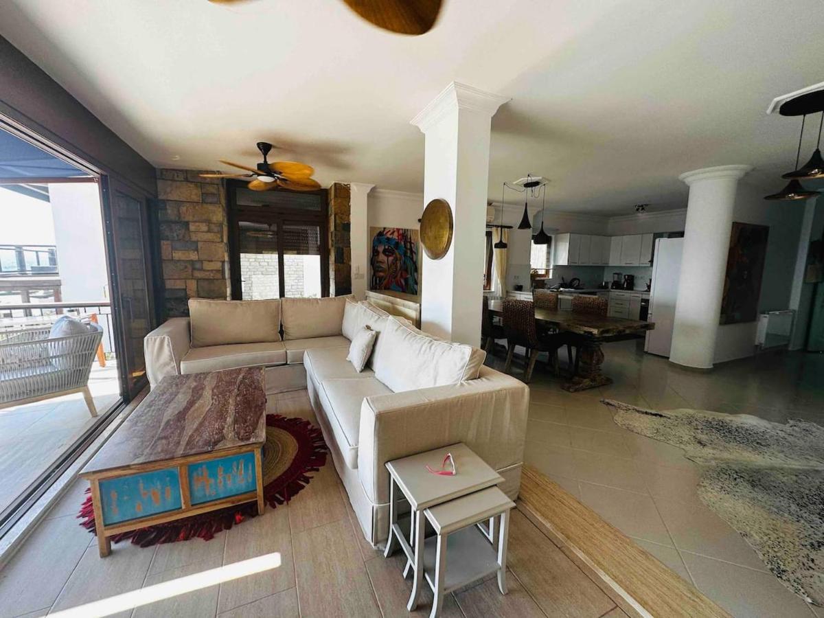Deniz Manzarali Tas Villa Bodrum