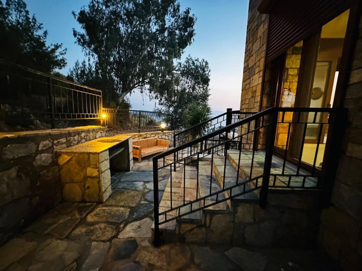 Deniz Manzarali Tas Villa Bodrum