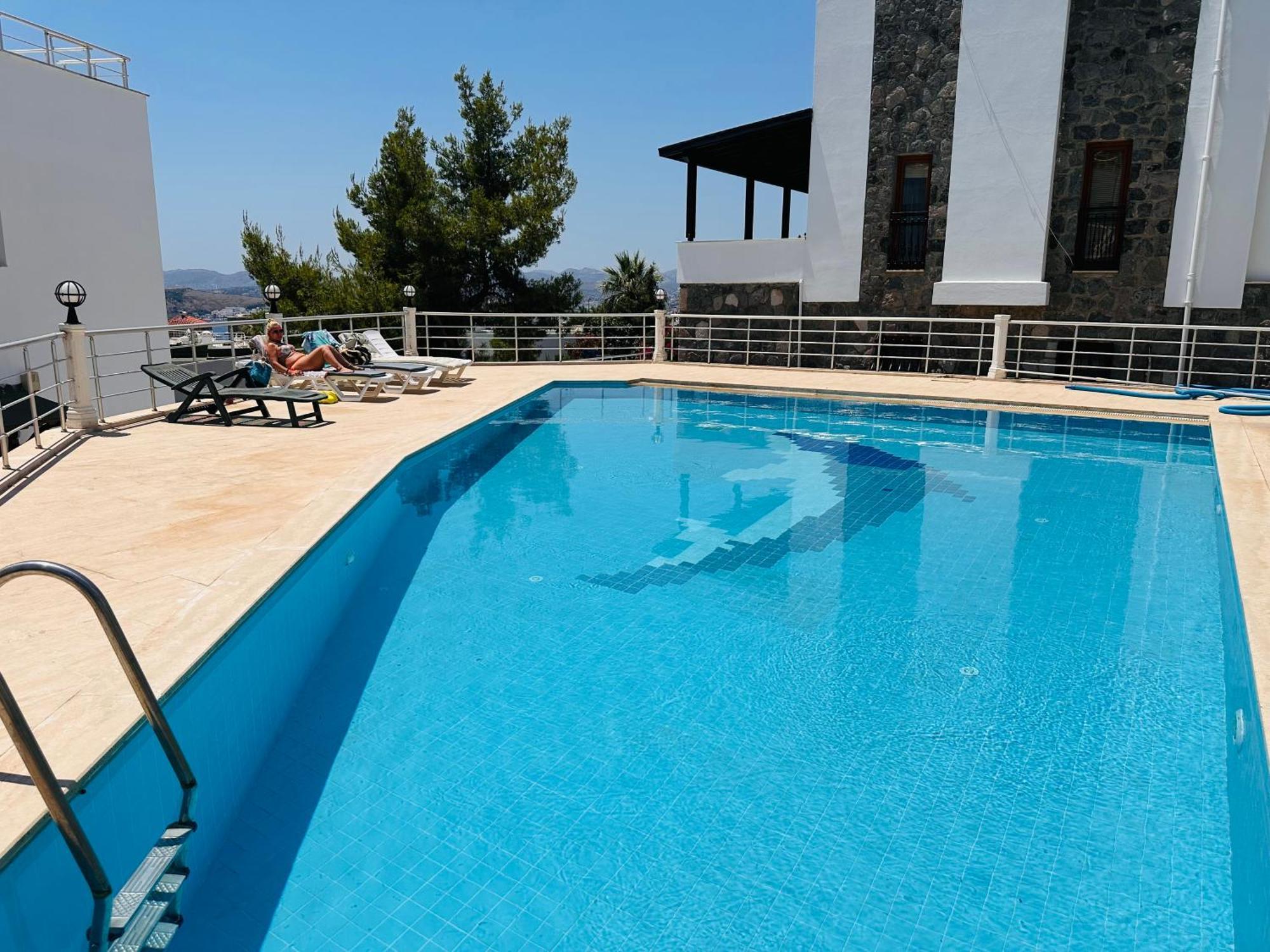 Deniz Manzarali Tas Villa *