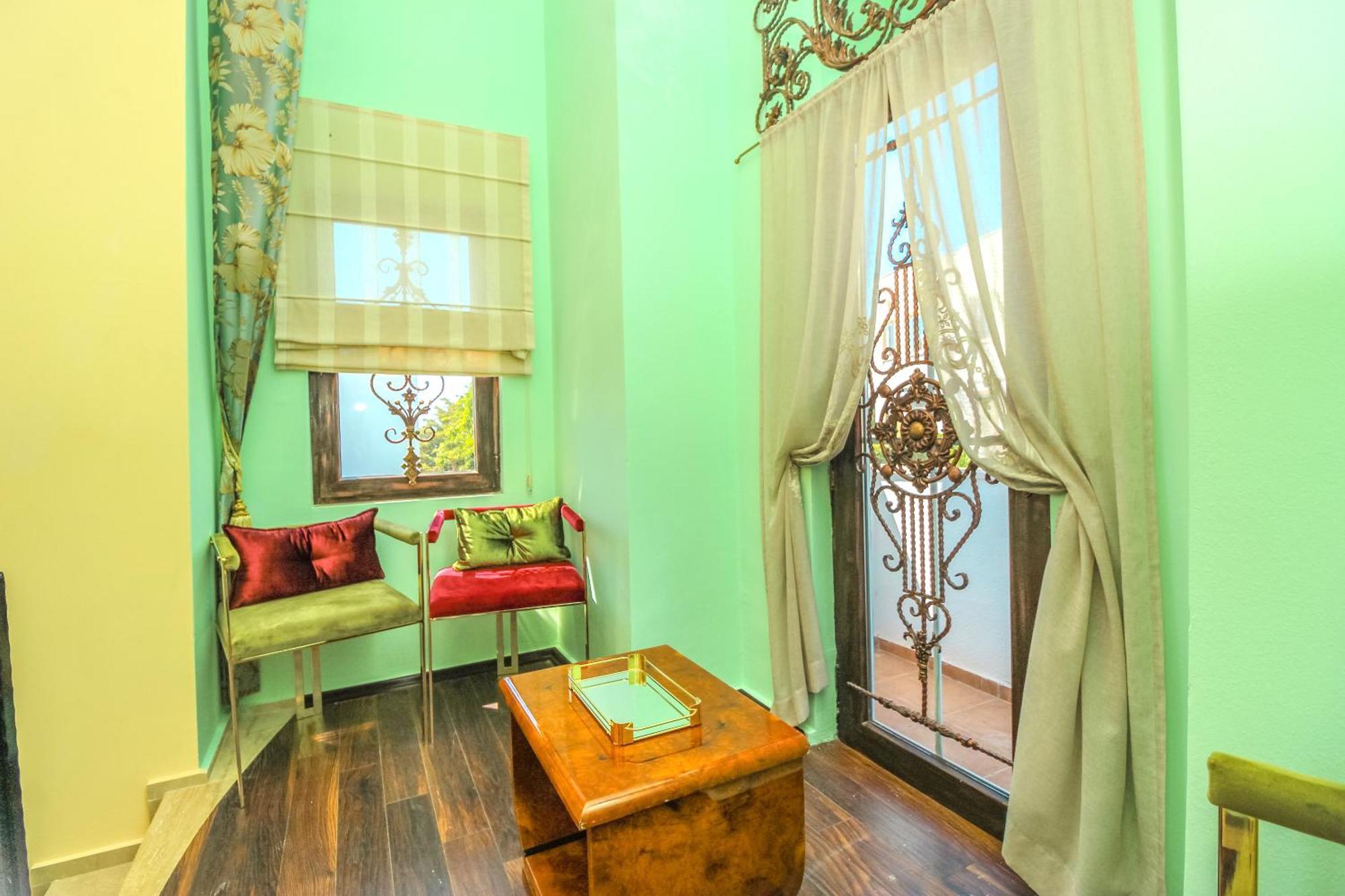 Vintage Villa *