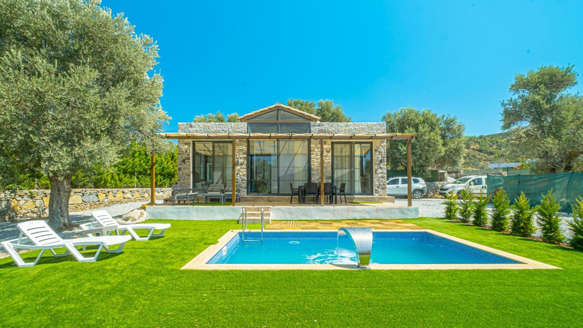 Lena Private Pool *