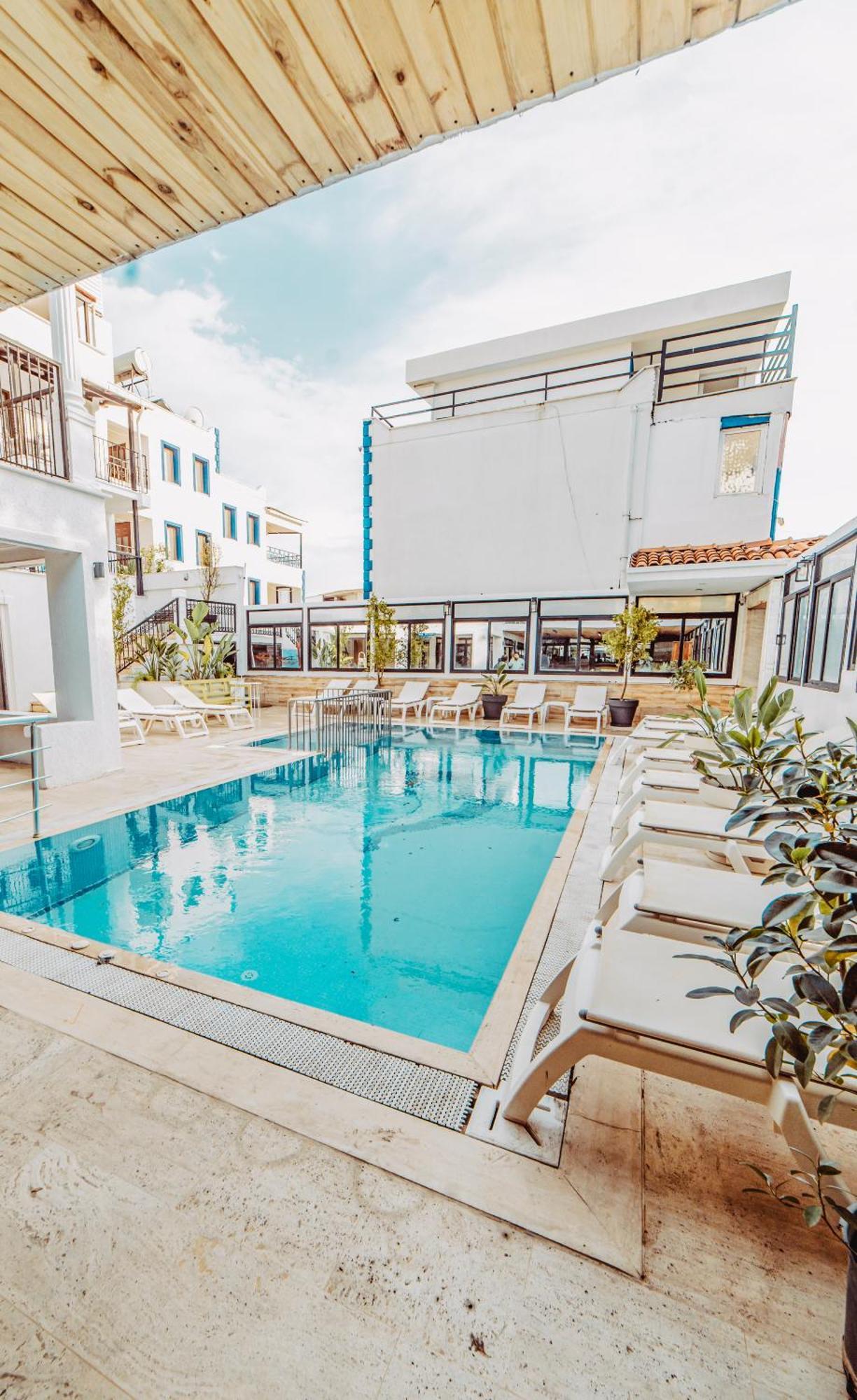 The Lume Boutique & Restaurant & *