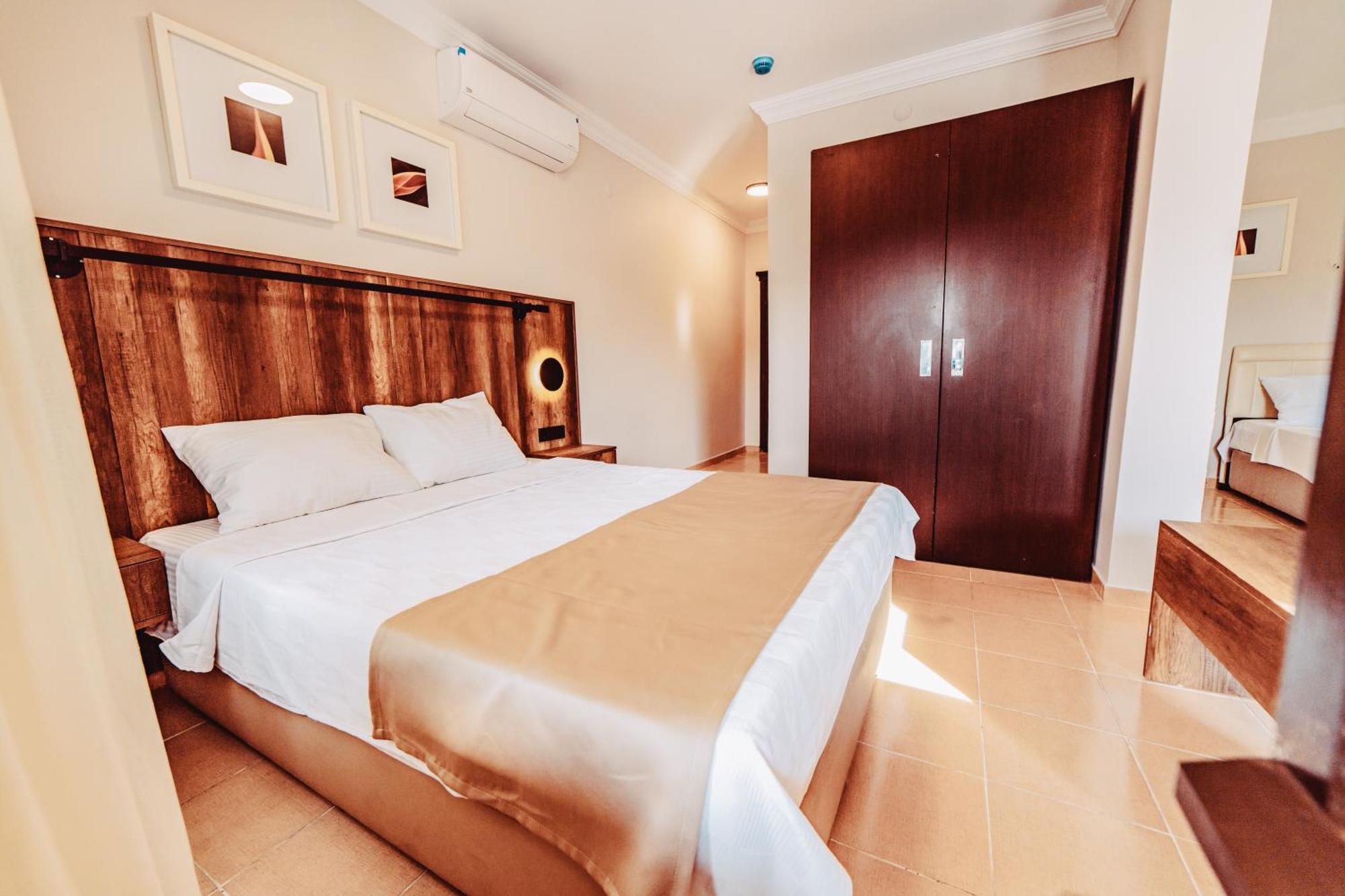 Hotel The Lume Boutique & Restaurant &