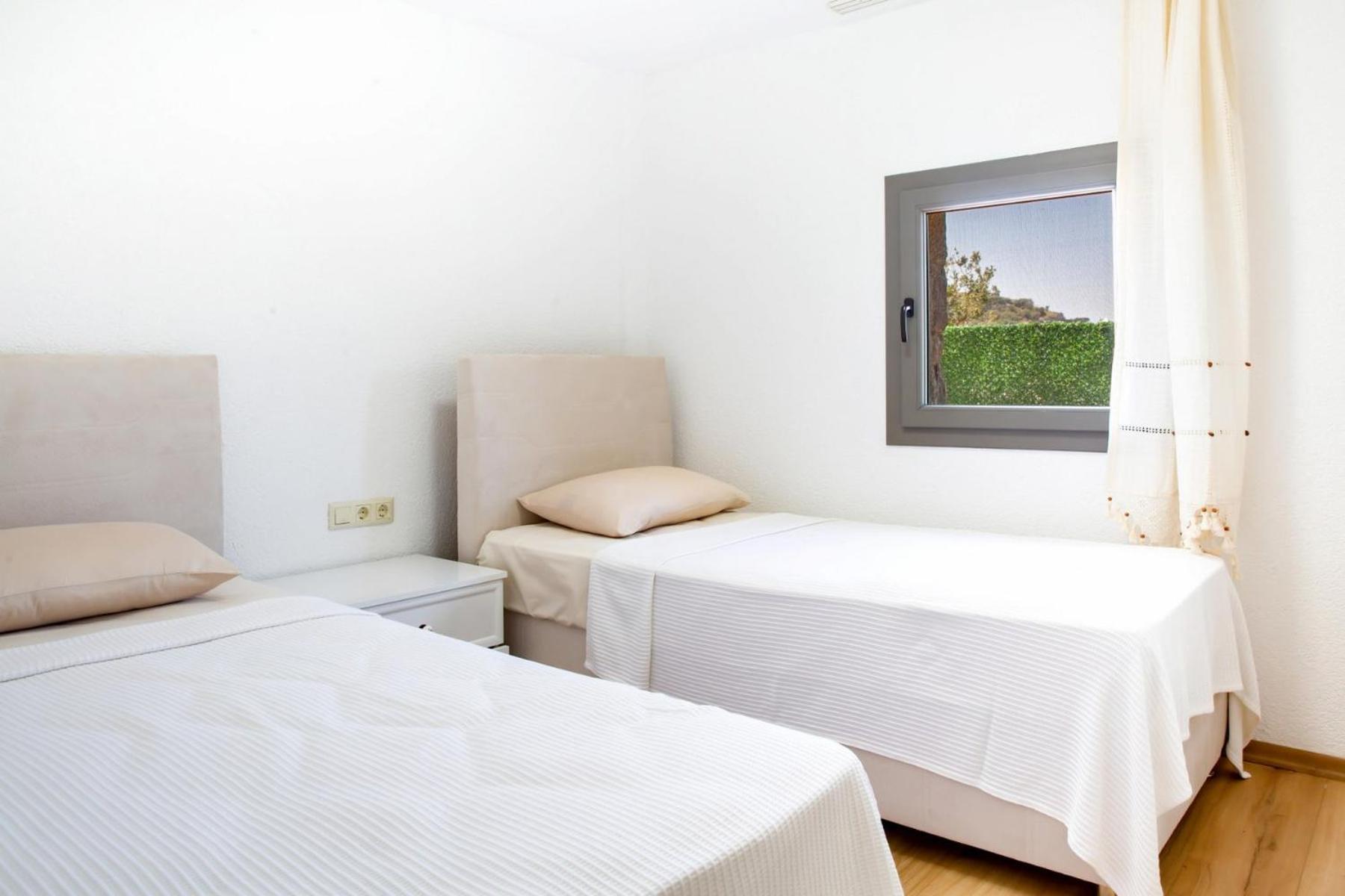 6bedroom With Pool In Yalikavak Bodrumbd4140 *