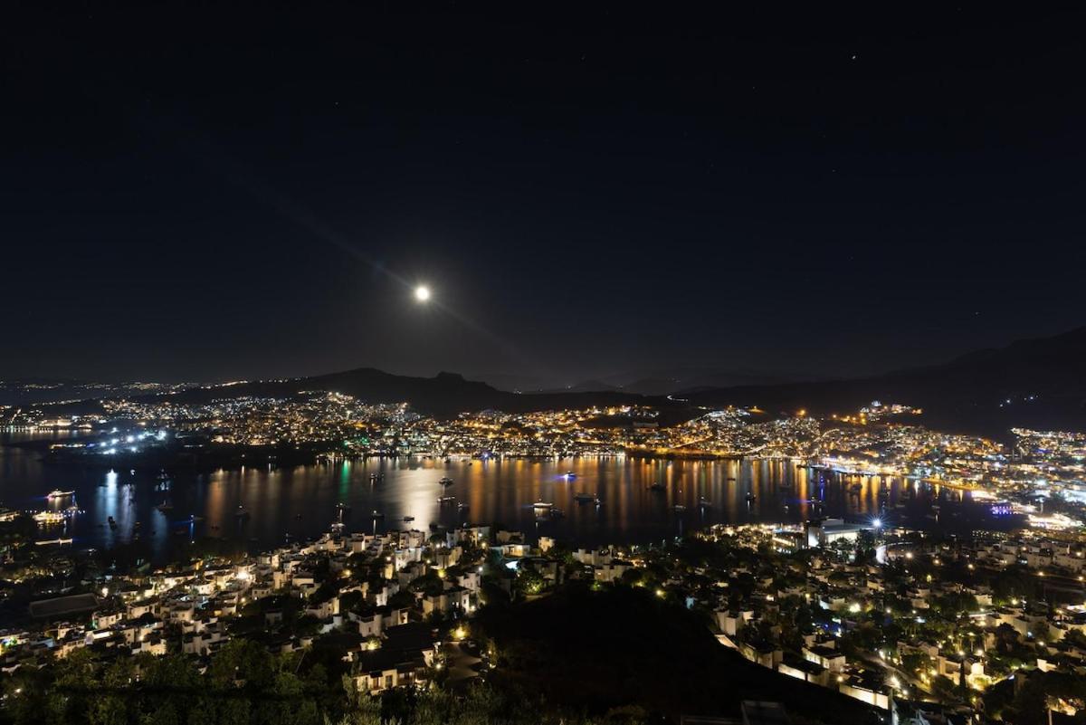 Stunning Sea View Duplex In Gundogan *