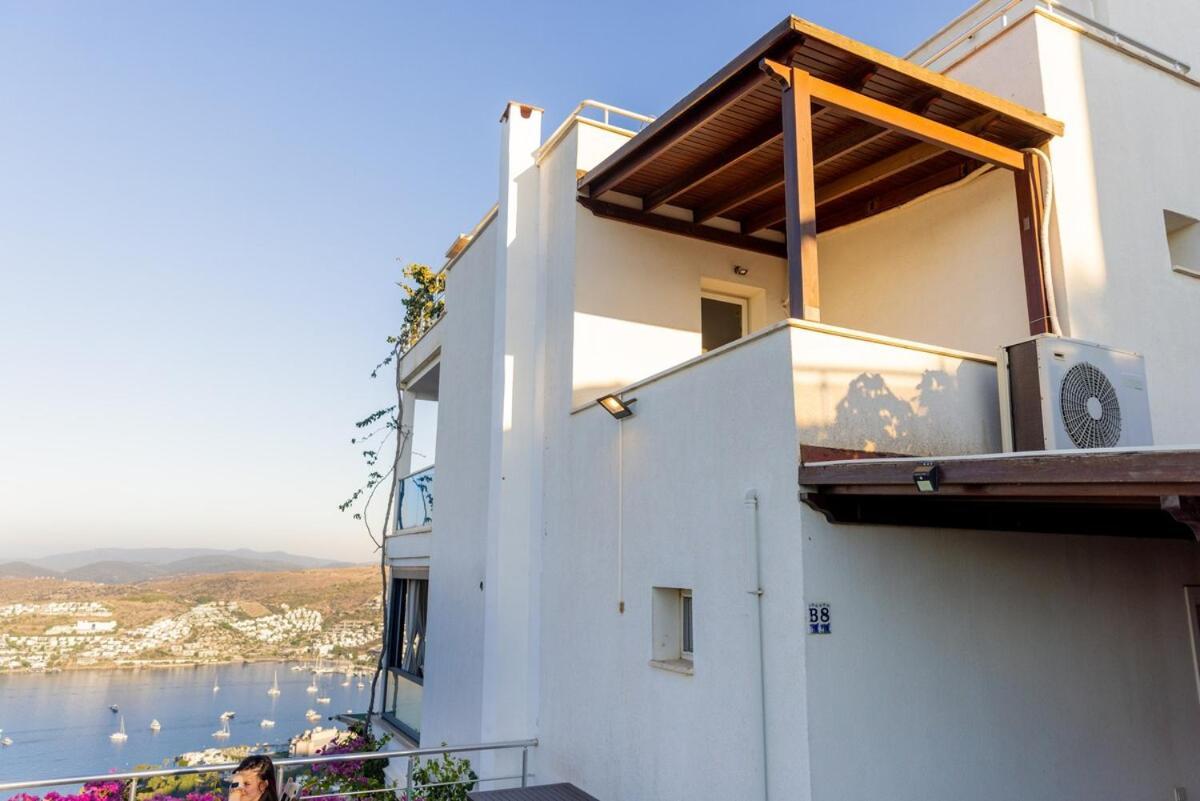 Stunning Sea View Duplex In Gundogan Apartment