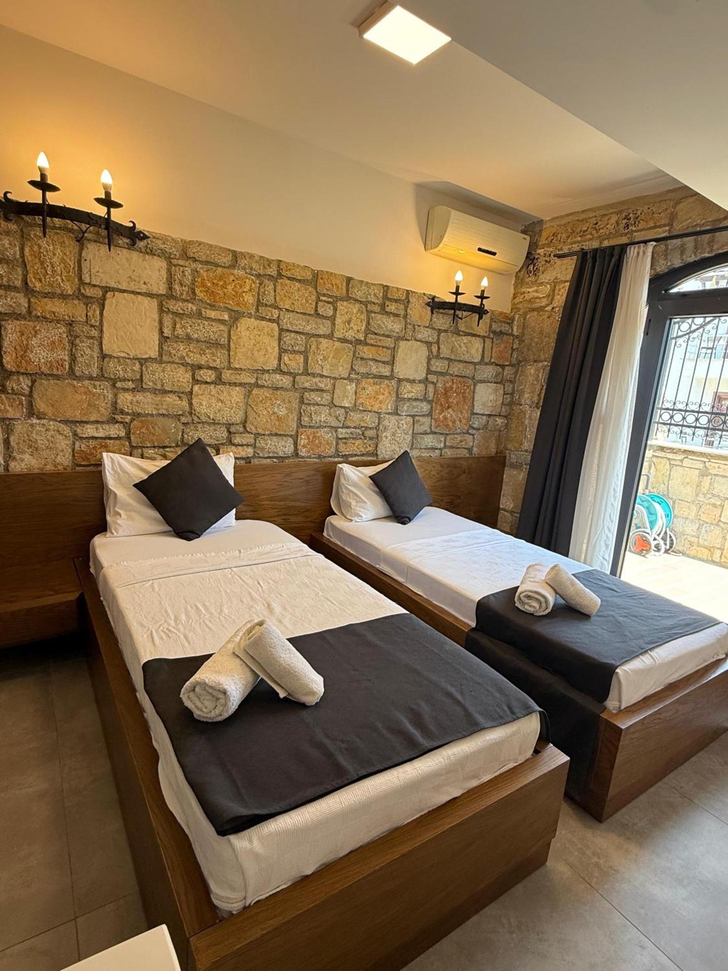 Wb Weekend Aparthotel