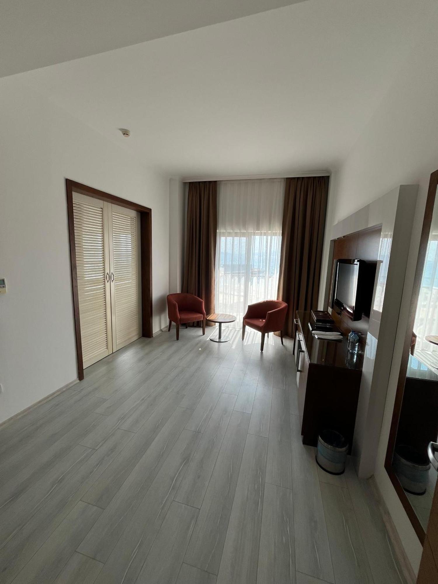 Hotel Small 3*