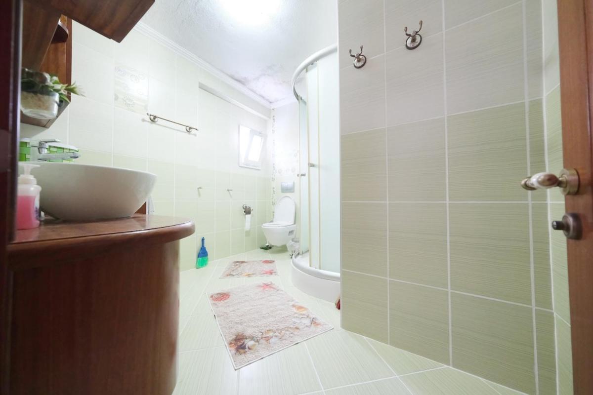 Aysem Mill Hill Apartment