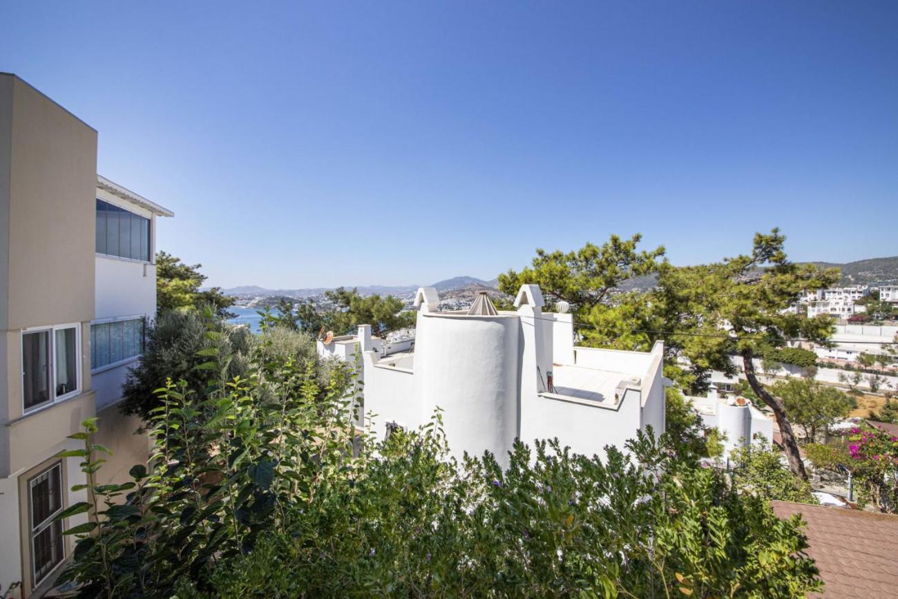 Enchanting House With Backyard In Villa Bodrum