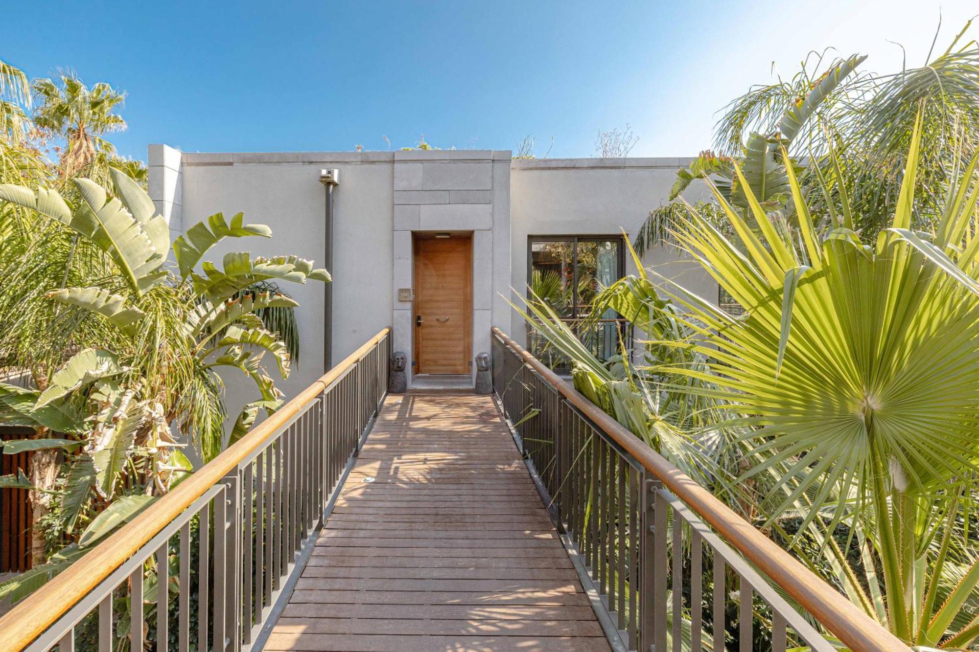 2-bedroom Beachfront Flat With Amenities Bodrum