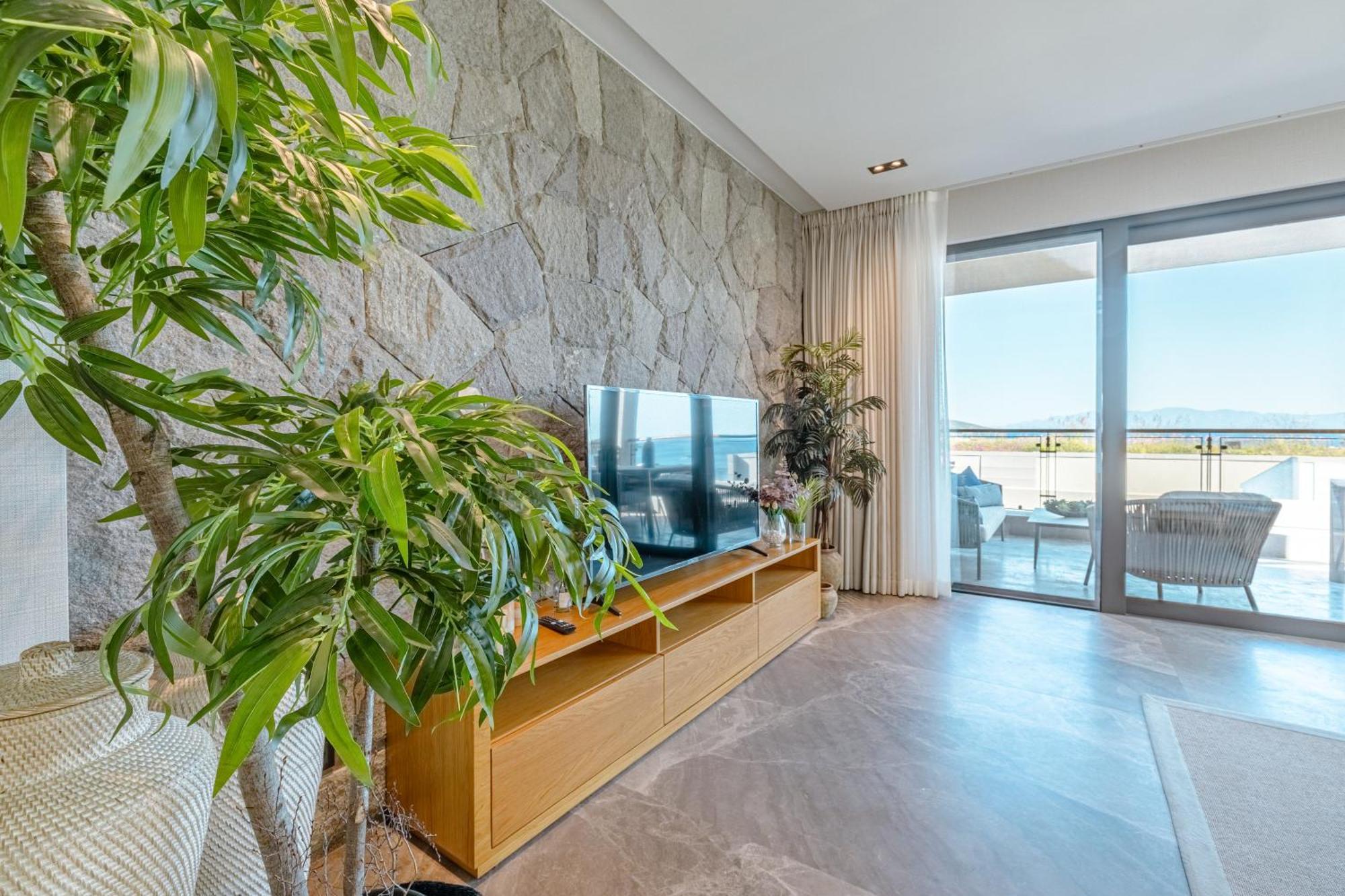 3-Bedroom Beachfront Villa With Hotel Amenities Holiday home Bodrum