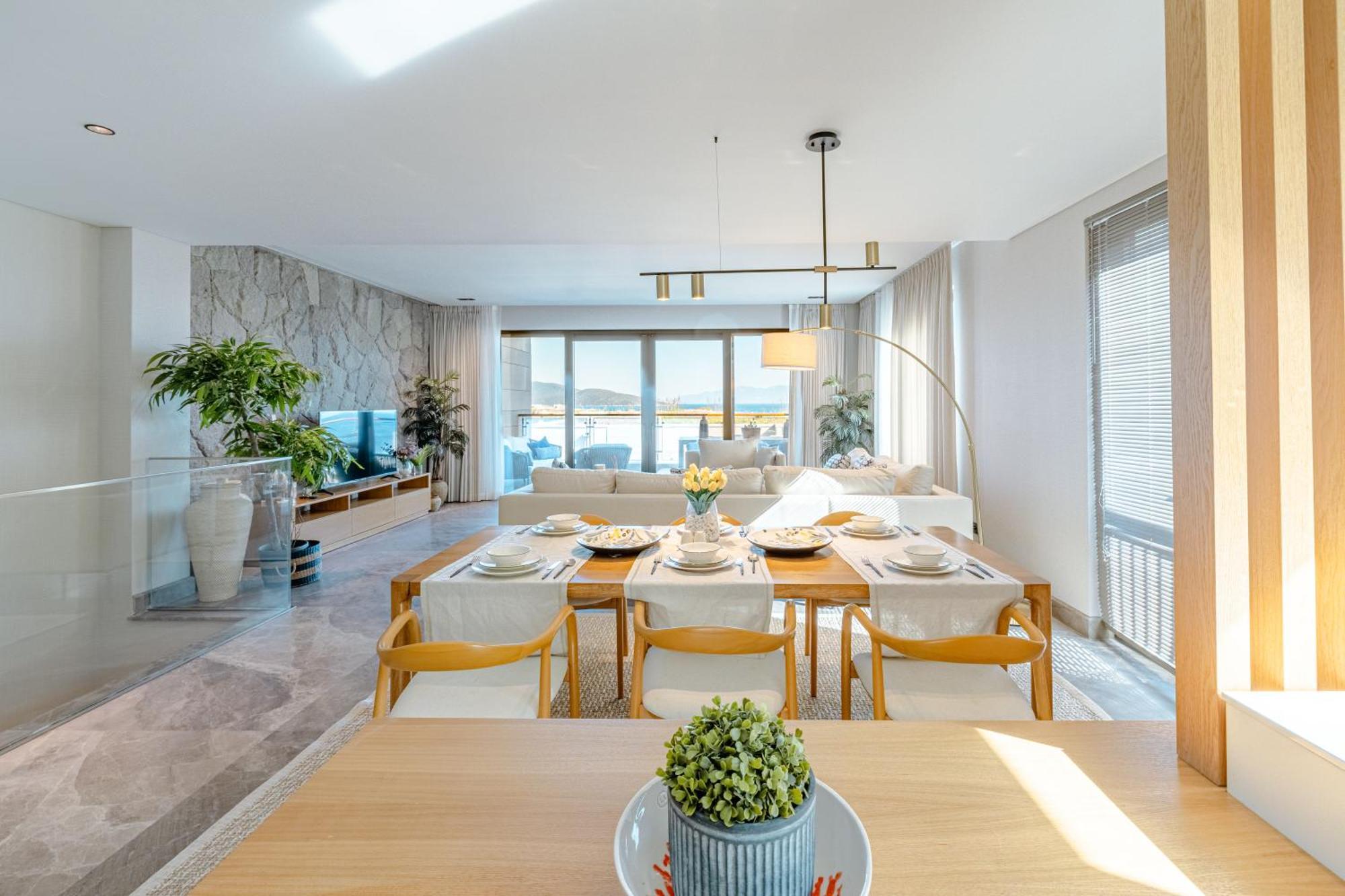 3-Bedroom Beachfront Villa With Hotel Amenities Holiday home Bodrum