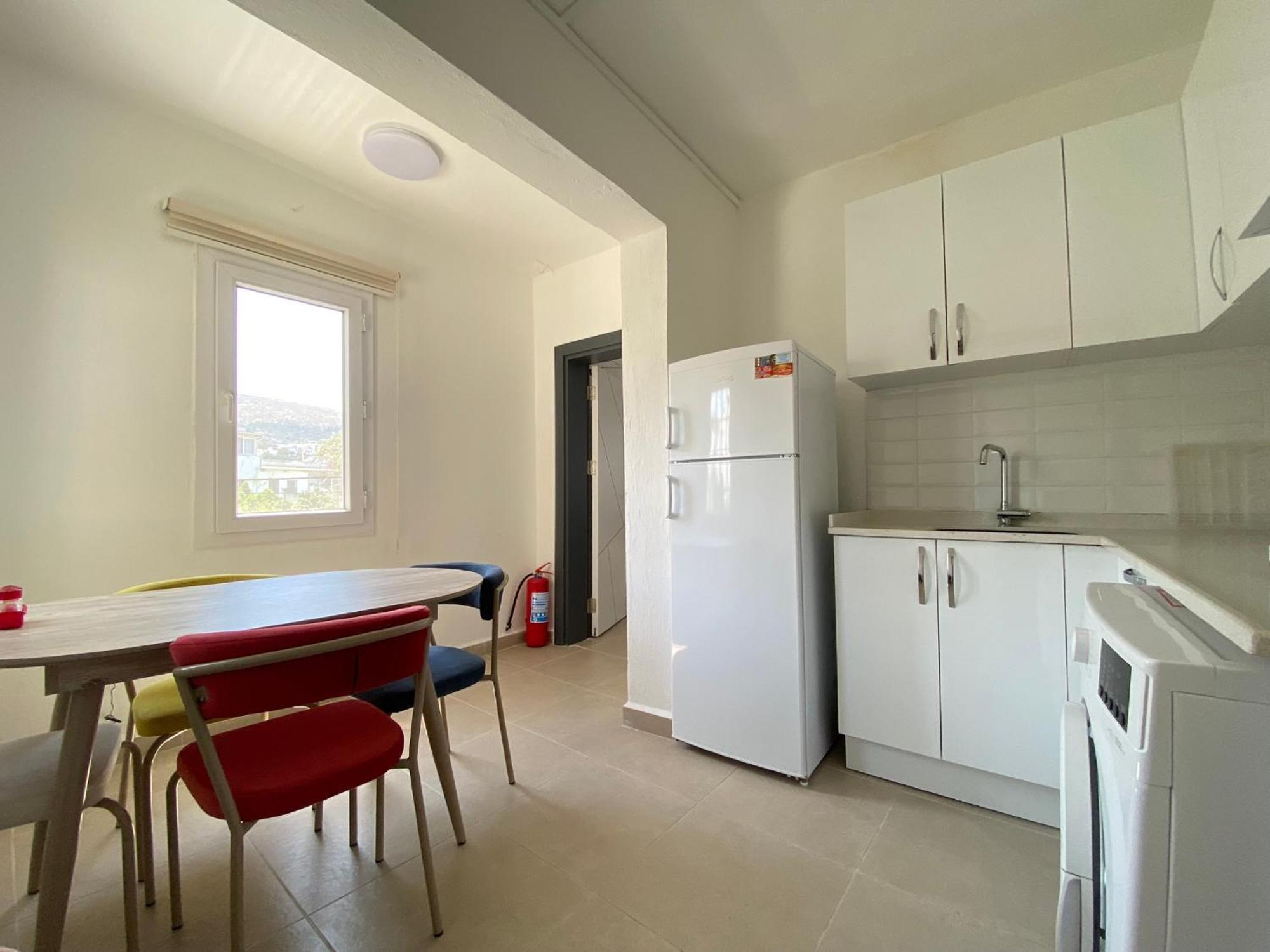 Stylish Peaceful Gem In Center
