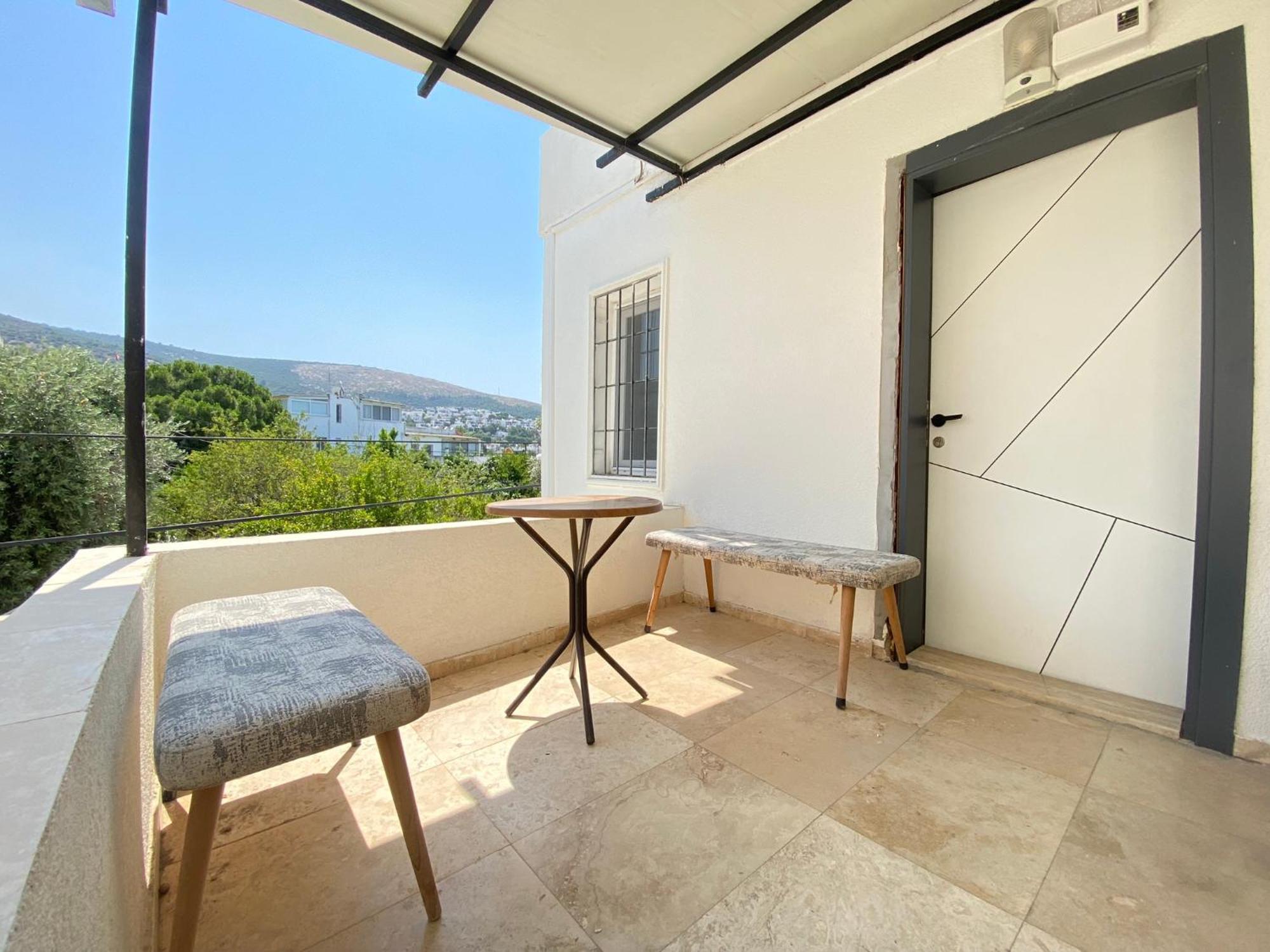 Stylish Peaceful Gem In Center Apartment *