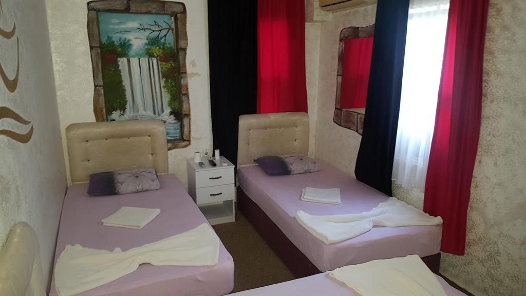 Bed & Breakfast Parliament