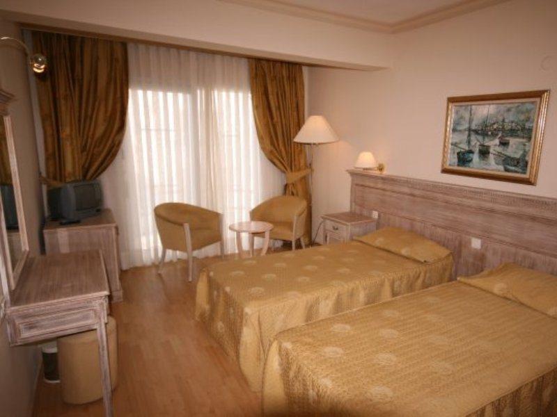 Dream Palace Hotel