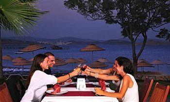 Noa Javelin Beach Club 4*