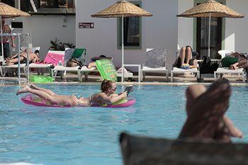 Club La Luna 4*