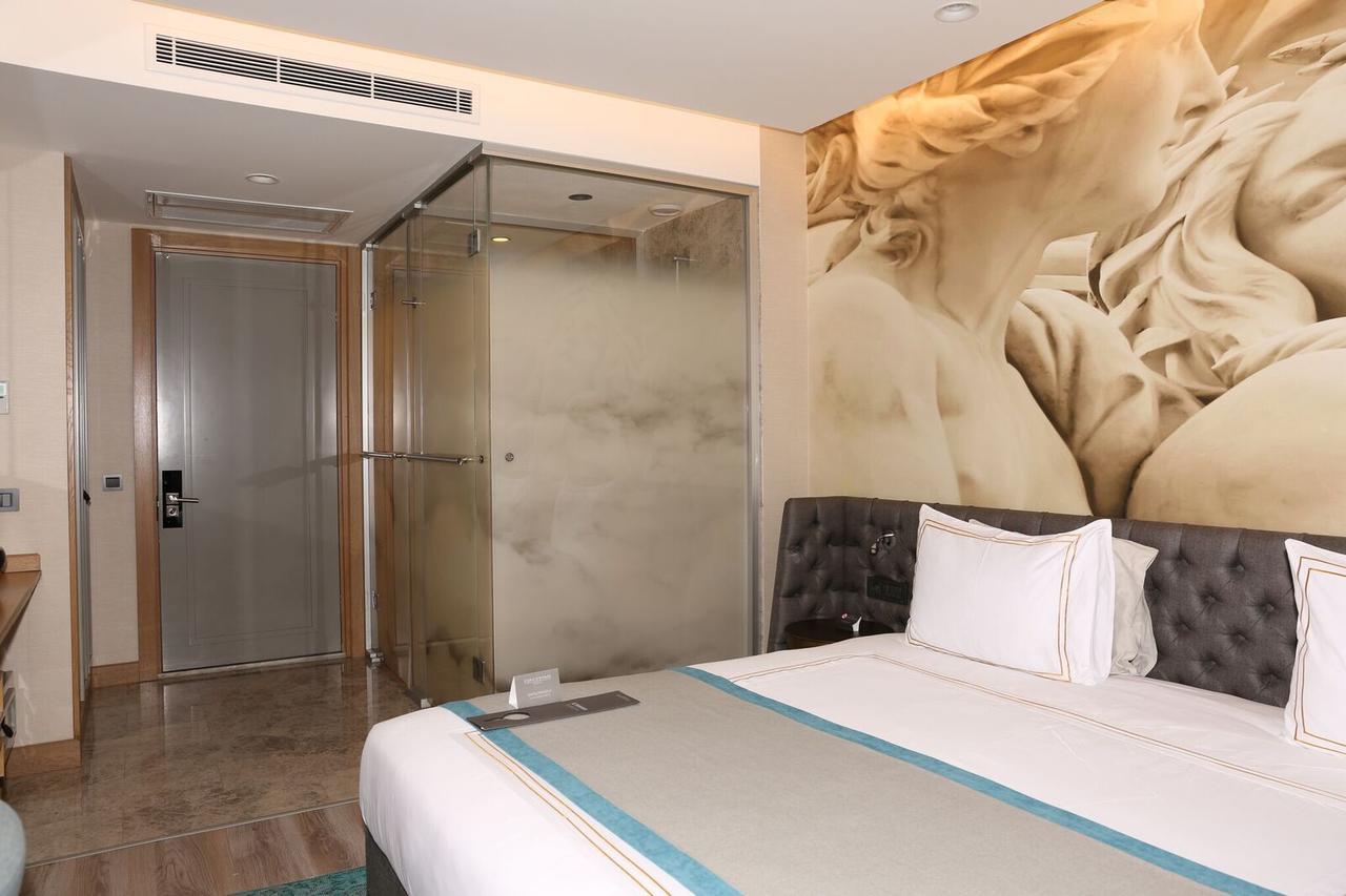 Otel Eskiceshme Marina 2*