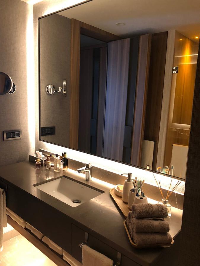 Frame Apartment *