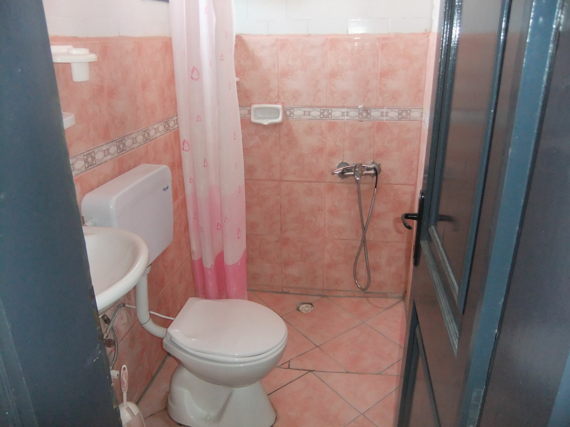 Goekmavi Guest house *