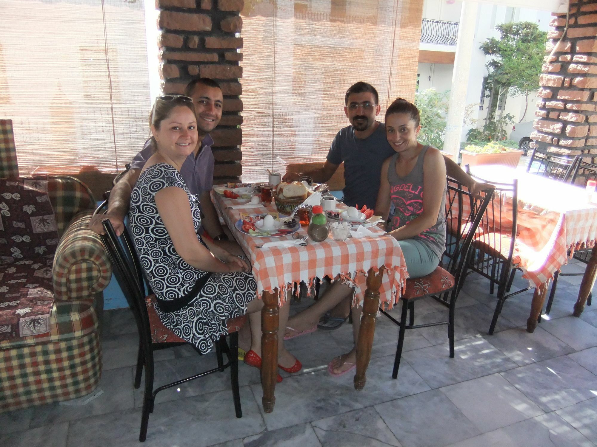 Goekmavi Guest house