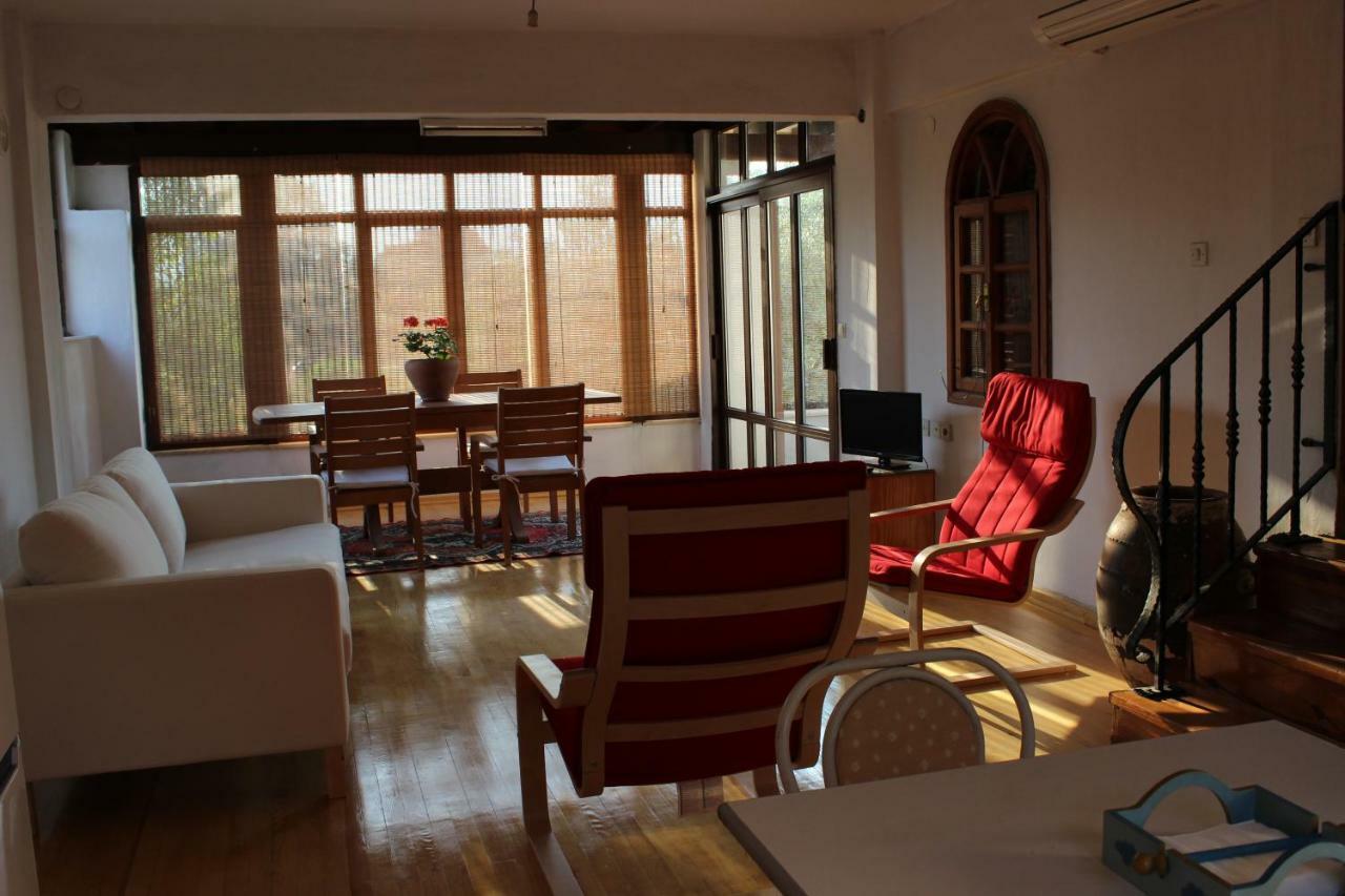 Mars Villas Apart *