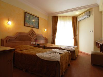 Green Beach Hotel