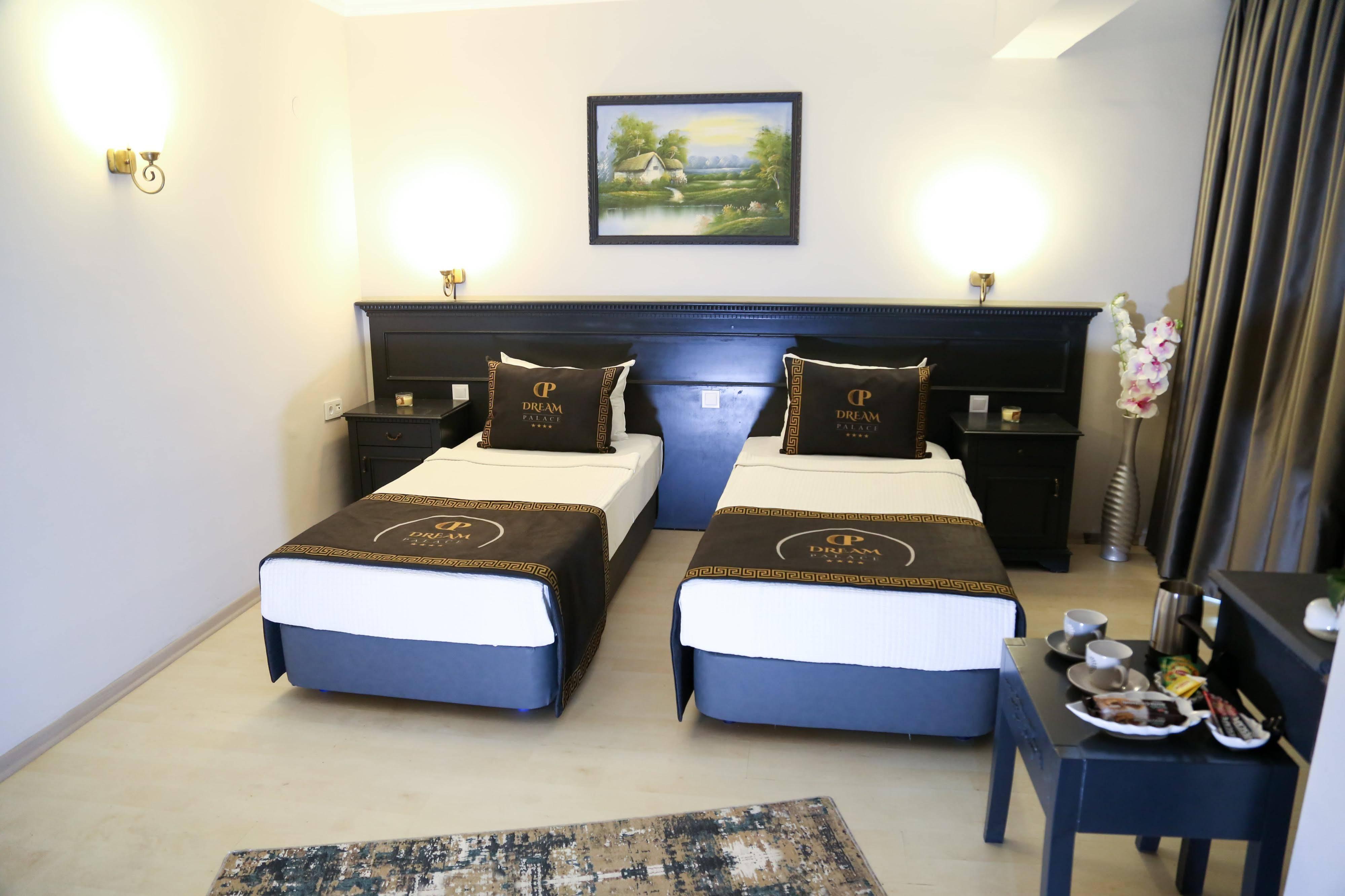 Hotel Dream Palace 3*